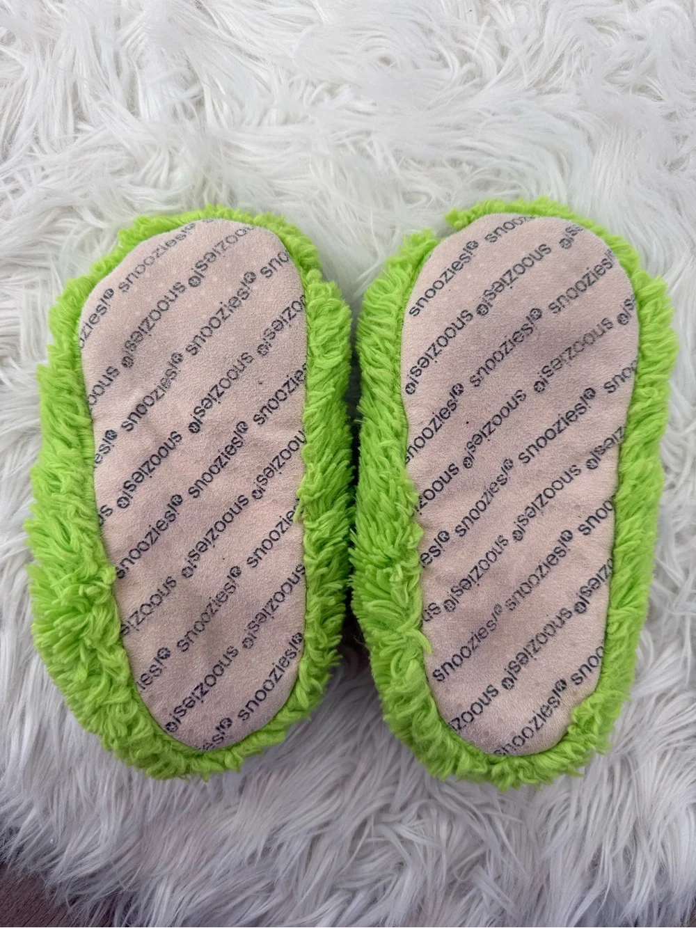Snoozies Kids Size 1 Fuzzy Green Frog Slippers - Plush Indoor Shoes